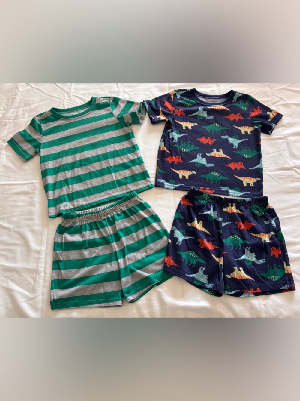 Carters Kids 2-Pack Short Pajama Sets - Green Stripe & Navy Dinosaur in size 5T